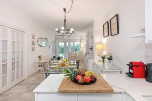 Unclassified image, 5 of 57, button - *Fancy 2BR in Golden Mile with Pool* (Marbella)