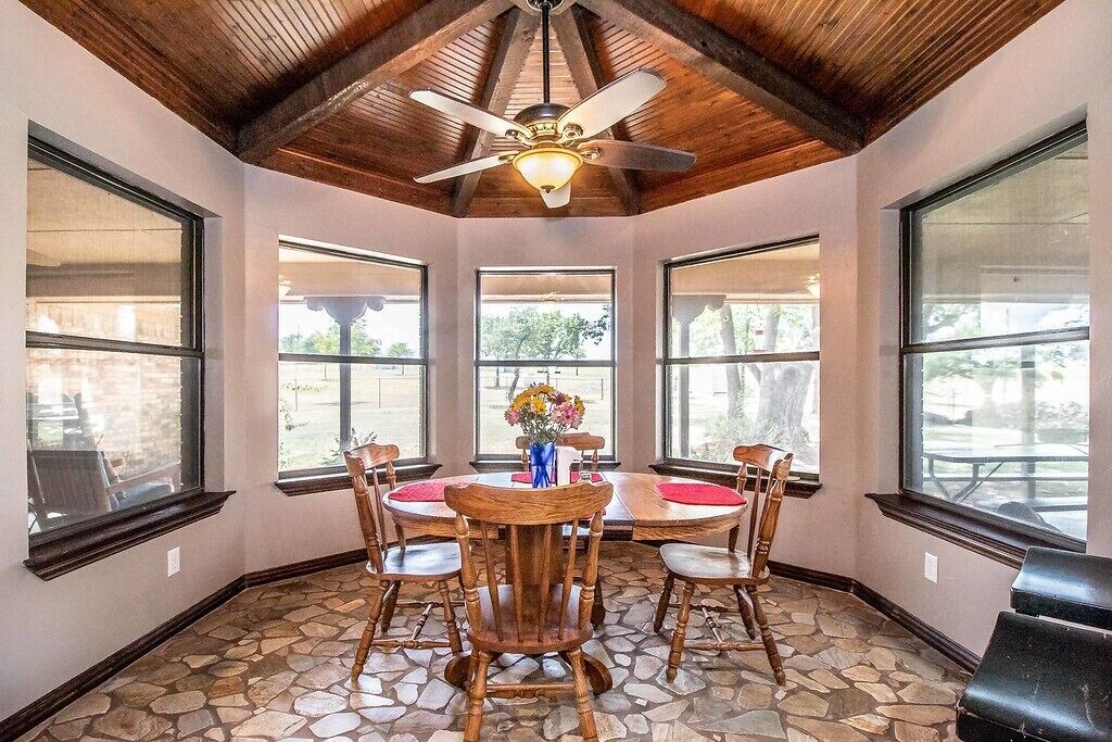 3200 sq. ft home sleeps 8 (The Bunk House)