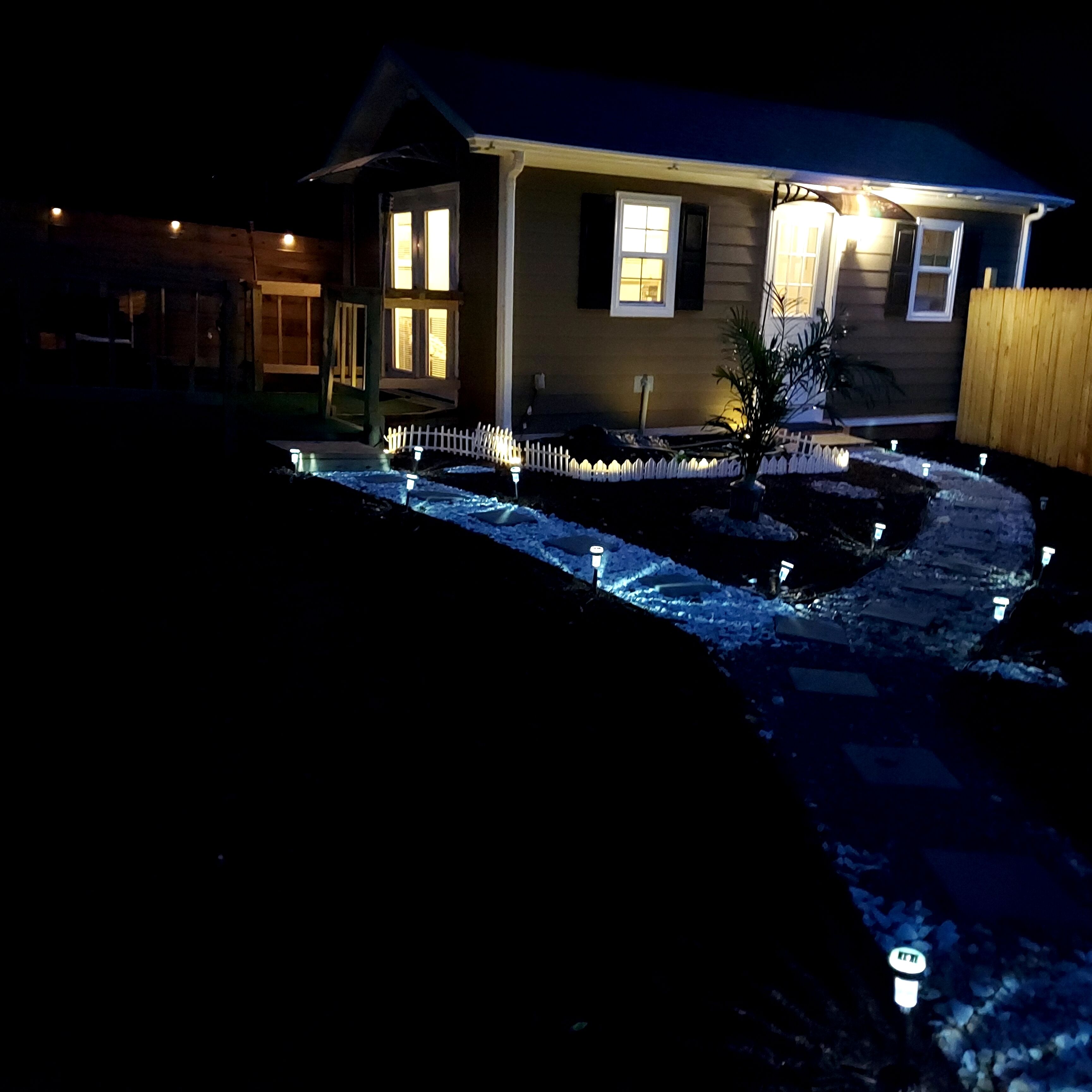 Cozy ,Charming and Comfy Tiny Home with Beautiful View in a Quiet Area