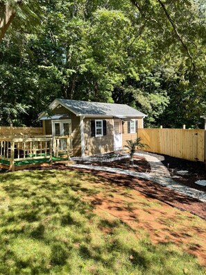 Exterior - Cozy ,Charming and Comfy Tiny Home with Beautiful View in a Quiet Area (Greensboro)