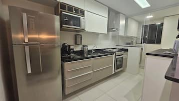 Superior-Apartment | Eigene Küche | Großer Kühlschrank, Mikrowelle, Ofen