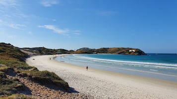 Beach nearby, white sand, 20 beach bars