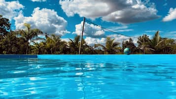 Piscine extérieure