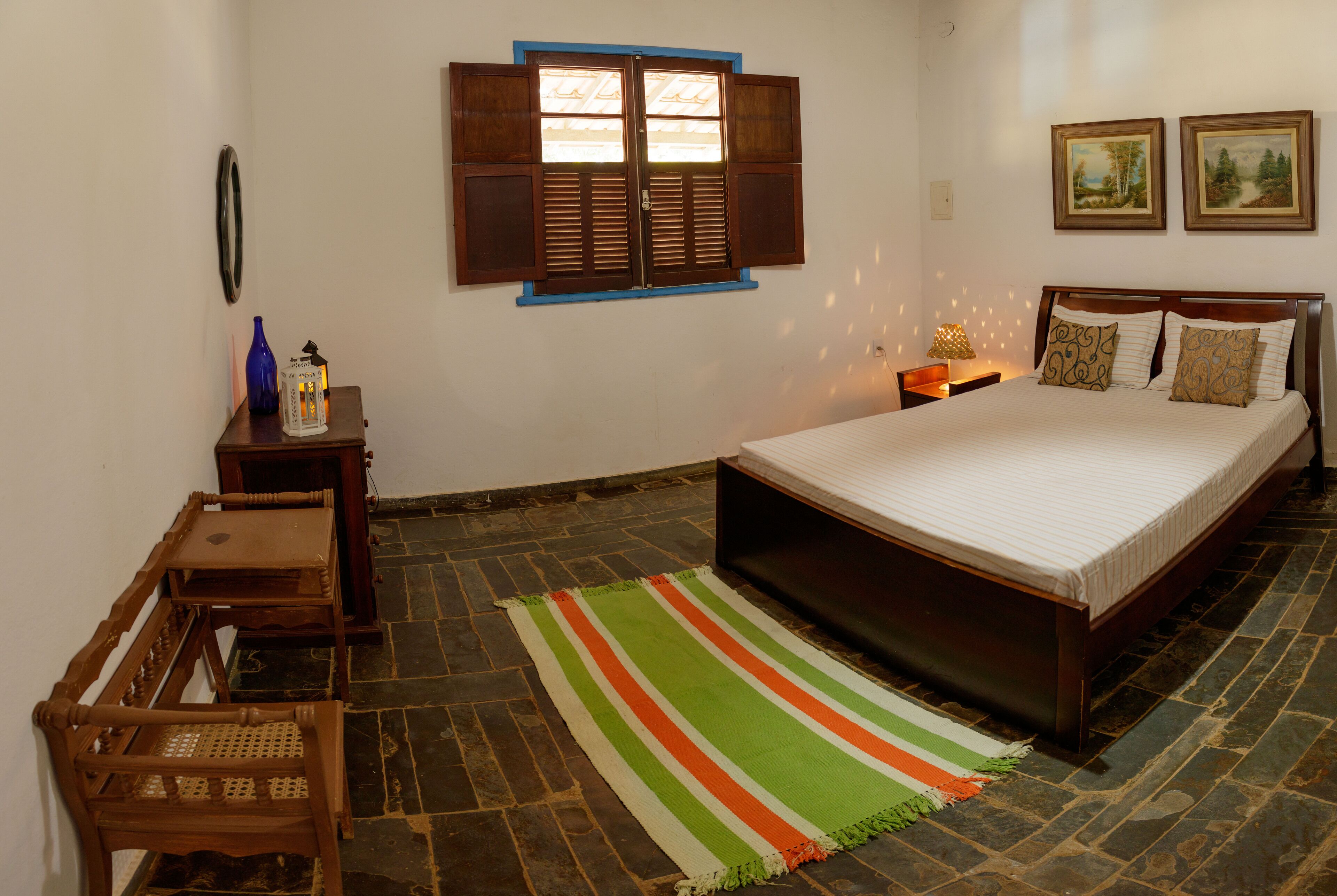 4 habitaciones, tabla de planchar con plancha y wifi gratis 