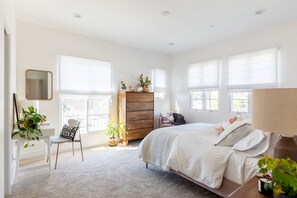 2 slaapkamers, een bureau, een strijkplank/strijkijzer, gratis wifi