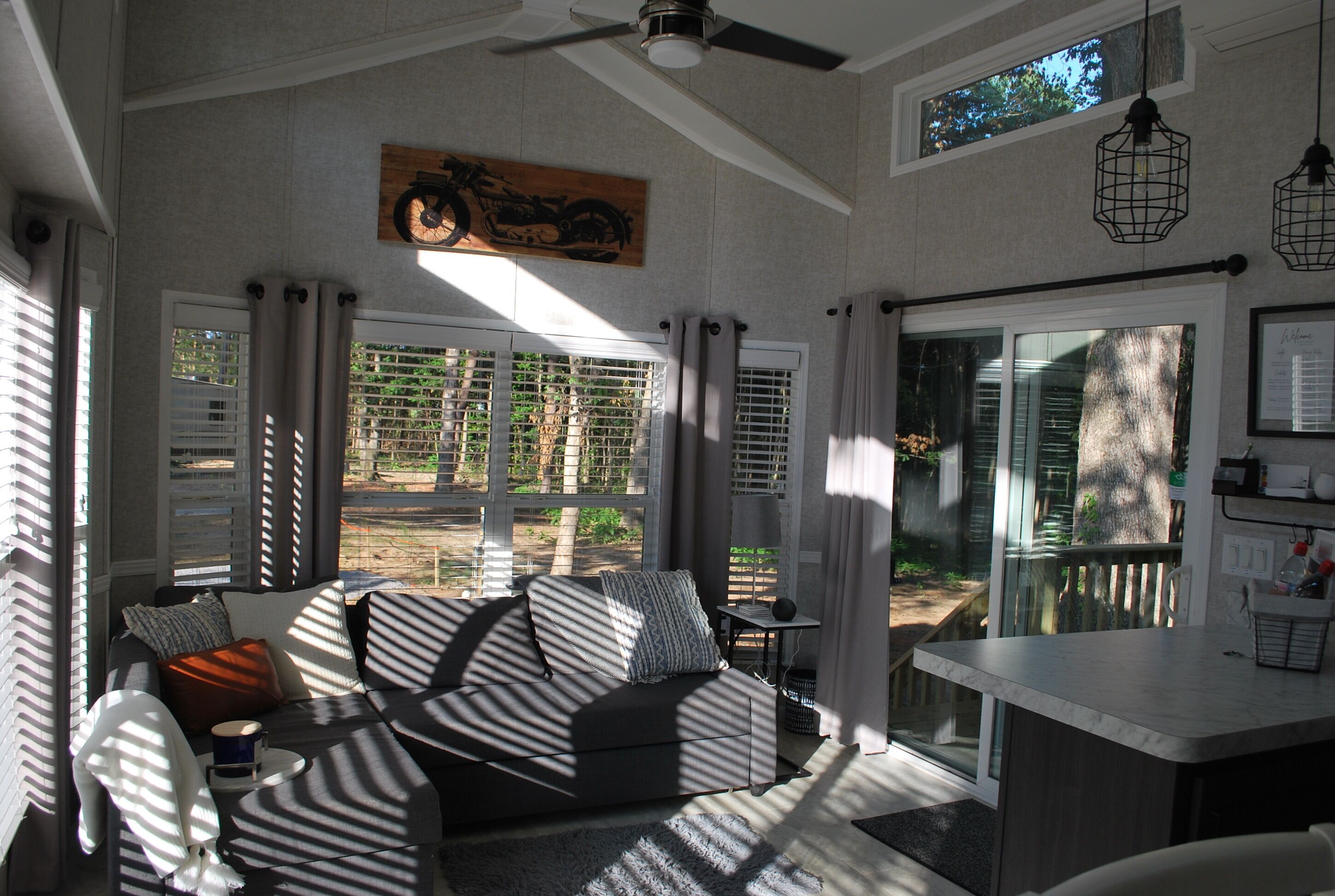 New Tiny Home 4 miles to VIR & close to Hyco Lake