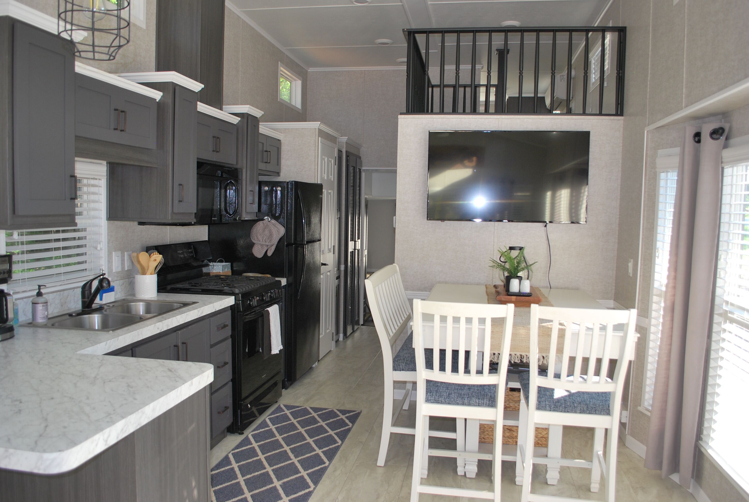 New Tiny Home 4 miles to VIR & close to Hyco Lake