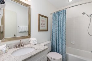 Villa, 2 Bedrooms | Bathroom | Towels