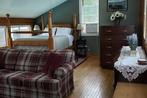 1 bedroom, iron/ironing board, travel cot, free WiFi