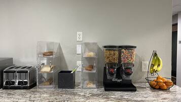 Free daily continental breakfast