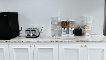 Free daily continental breakfast