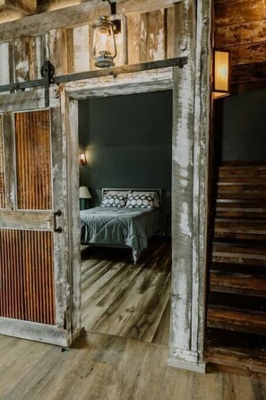 2 habitaciones, tabla de planchar con plancha, cuna de viaje y wifi