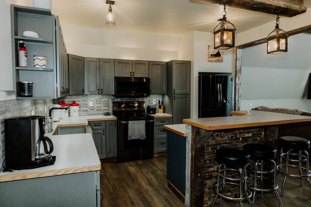 BRIDGER VIEW BARN EAST UNIT