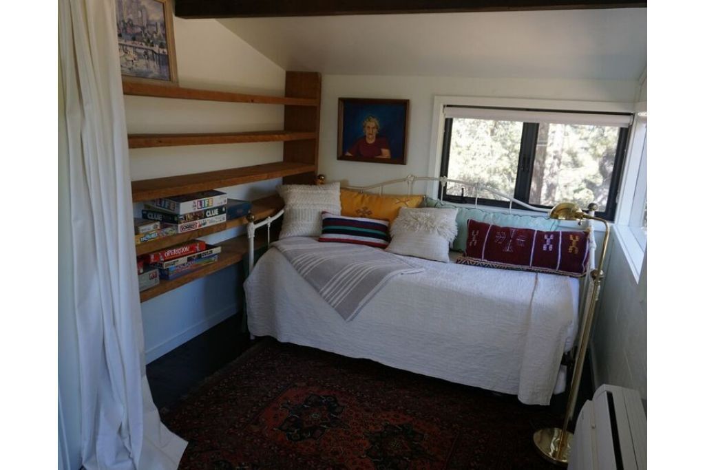 SHADOW PINE LODGE 1925 OLD HUNTING LODGE.