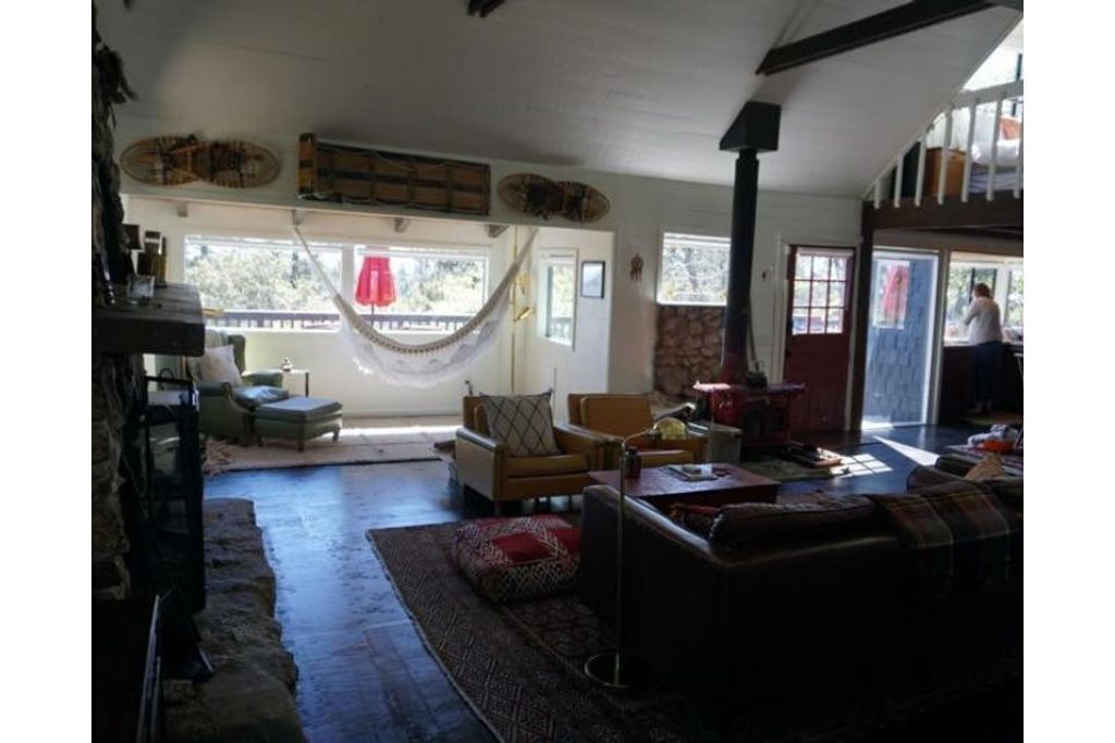 SHADOW PINE LODGE 1925 OLD HUNTING LODGE.