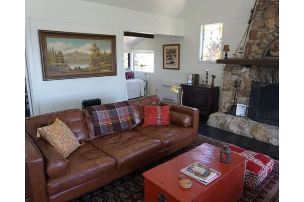 SHADOW PINE LODGE 1925 OLD HUNTING LODGE.