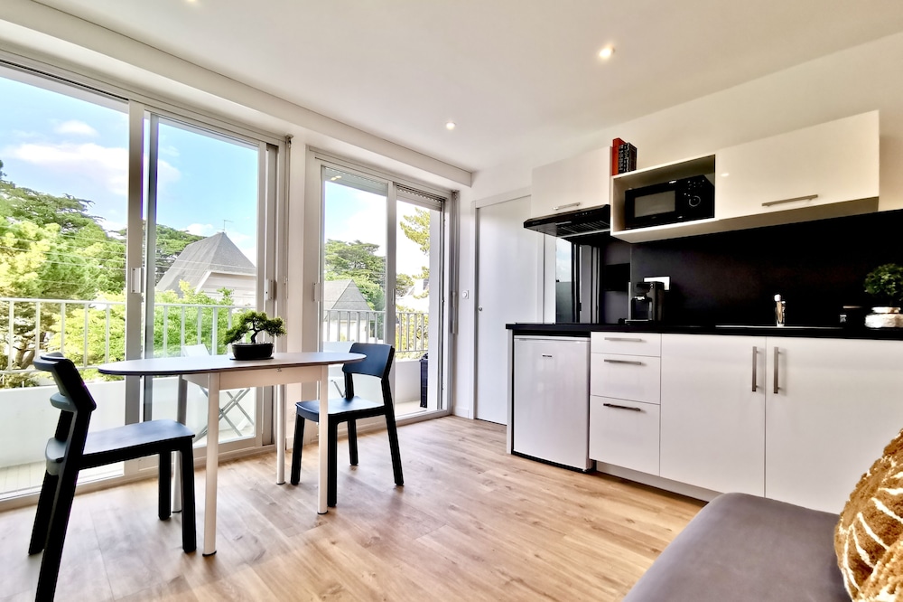 Studio “L'Azur” | 2 adults | residence facing the sea