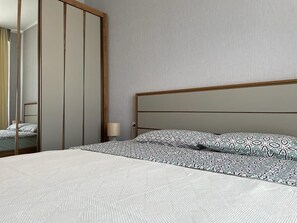 1 bedroom, iron/ironing board, free WiFi, bed sheets - MK Lovely Apartment for Couples or Solo Traveler (T'bilisi)