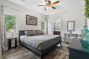 タウンホーム ベッド (複数台) バルコニー ガーデンビュー (Blue Oak Hideaway) | 2 室のベッドルーム、客室ごとに異なる装飾、客室ごとに異なるインテリア、WiFi (無料)