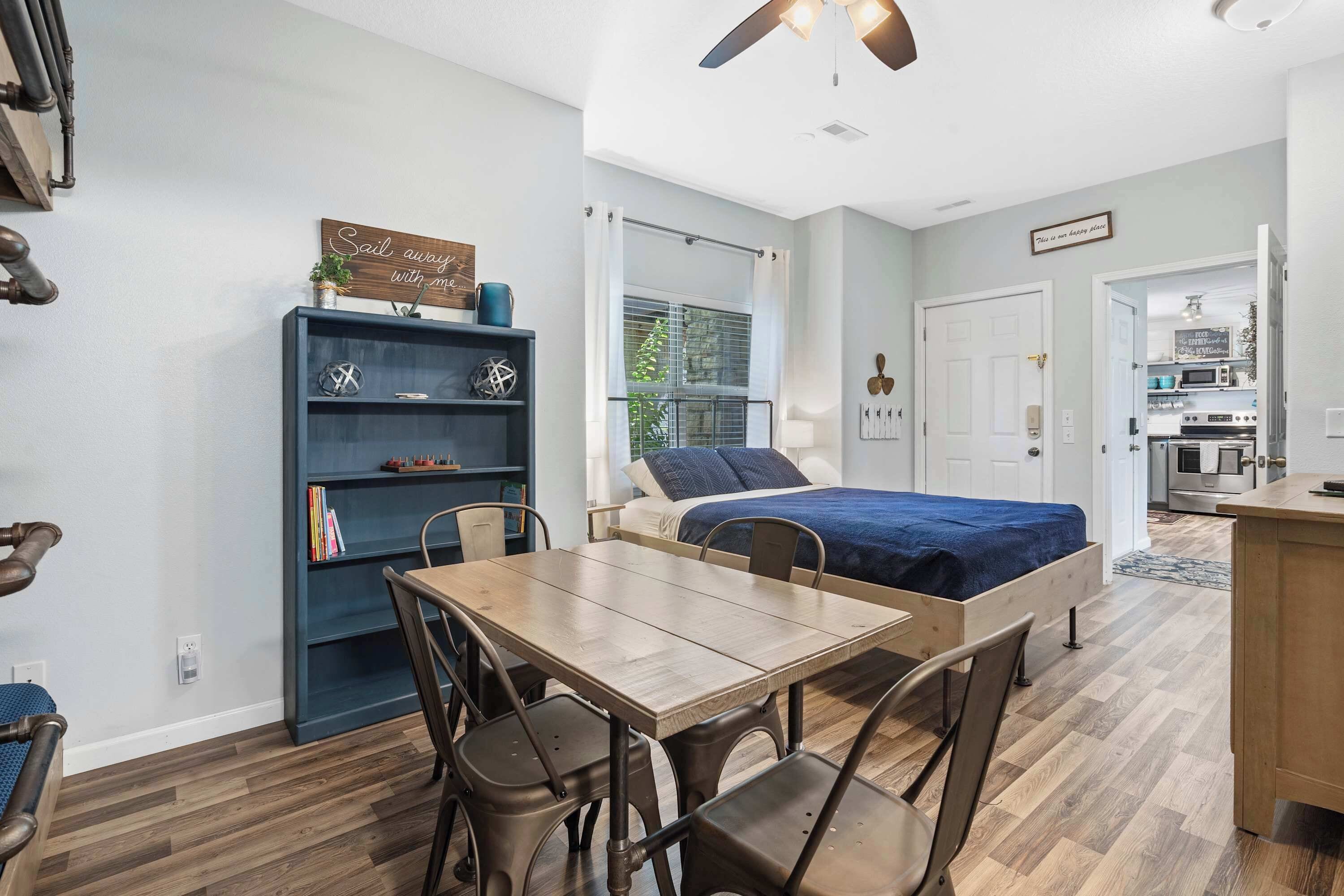 Townhome, Multiple Beds, Balcony, Garden View (Blue Oak Hideaway) | 2 bedrooms, individually decorated, individually furnished, free WiFi