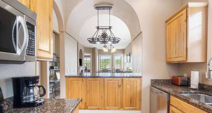 Blue Bird Hideaway - Near Silver Dollar City