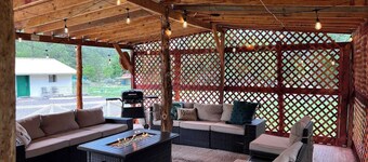 Cozy cabin at Inn at Lake Roberts