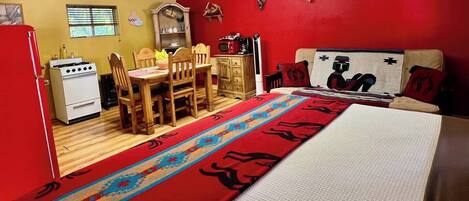 Fer et planche à repasser, Wi-Fi gratuit, draps fournis