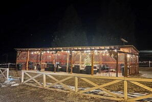 Terrace/patio - Cozy Room at Lake Roberts (Lake Roberts)