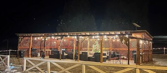 Cozy Room at Lake Roberts