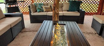 Lovely Pet-Friendly Suite with Kitchen at Lake Roberts