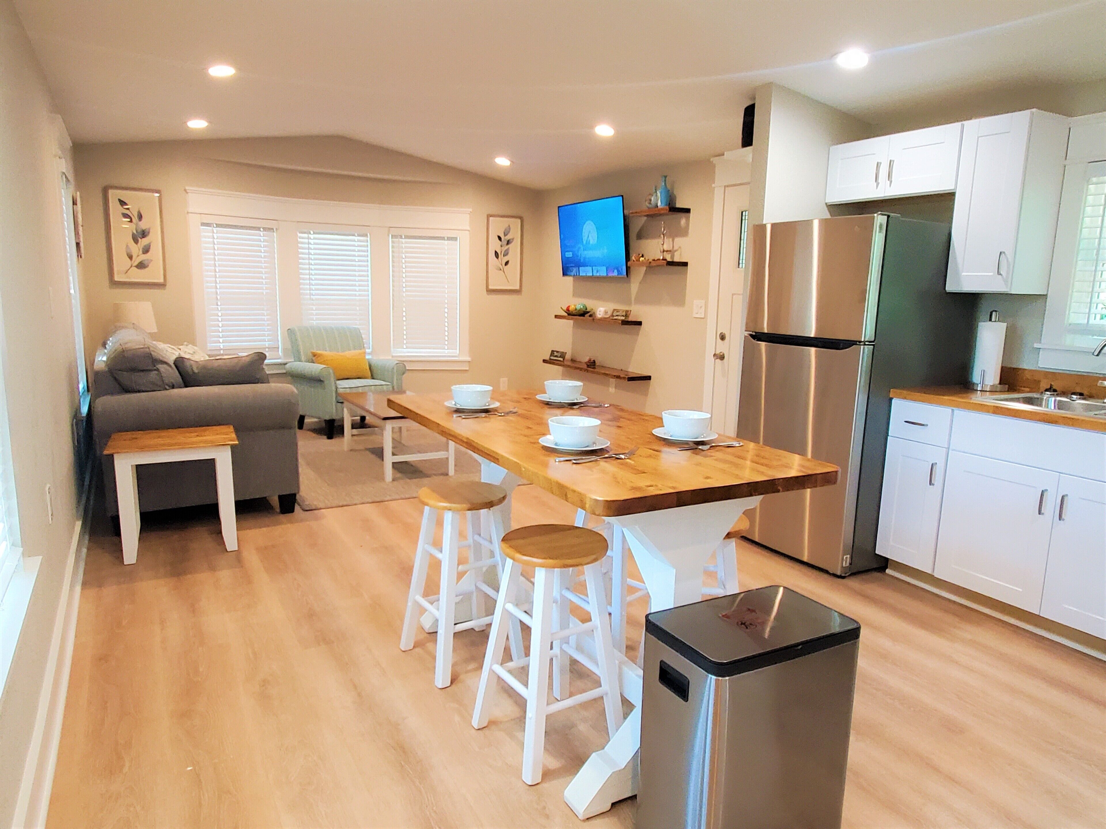 La Casita. 1 mile to Downtown Manteo