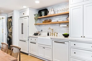 Condo, Multiple Beds, Hot Tub, Mountain View | Private kitchen