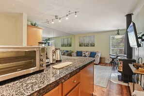 하우스, 침대(여러 개), 발코니 | 전용 주방 | 냉장고, 전자레인지, 오븐, 쿡탑