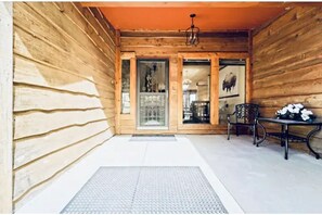 Exterior detail - *NEW!!* Country setting near AFA, Venues, & Lake (Larkspur)