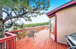 Outdoor dining - *NEW!!* Country setting near AFA, Venues, & Lake (Larkspur)