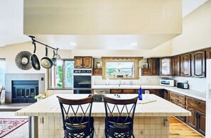 Fridge, microwave, oven, stovetop - *NEW!!* Country setting near AFA, Venues, & Lake (Larkspur)