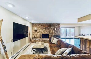 Smart TV - *NEW!!* Country setting near AFA, Venues, & Lake (Larkspur)