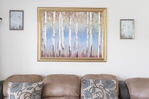 Living room - Waterfront Branson Escape (Branson)