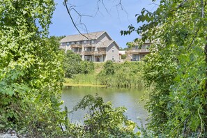 Lake - Waterfront Branson Escape (Branson)