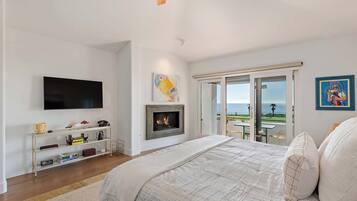 House, Multiple Beds, Patio, Ocean View (Shoreline Park House - 30-night min) | 4 bedrooms, individually decorated, individually furnished, desk