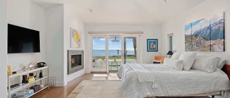 House, Multiple Beds, Patio, Ocean View (Shoreline Park House - 30-night min) | 4 bedrooms, individually decorated, individually furnished, desk