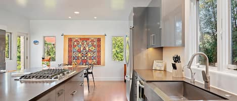 House, Multiple Beds, Patio, Ocean View (Shoreline Park House - 30-night min) | Private kitchen | Fridge, microwave, oven, stovetop