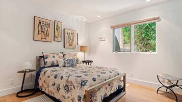 4 bedrooms, individually decorated, individually furnished, desk