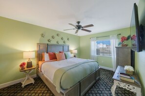 3 bedrooms, travel cot, free WiFi, bed sheets