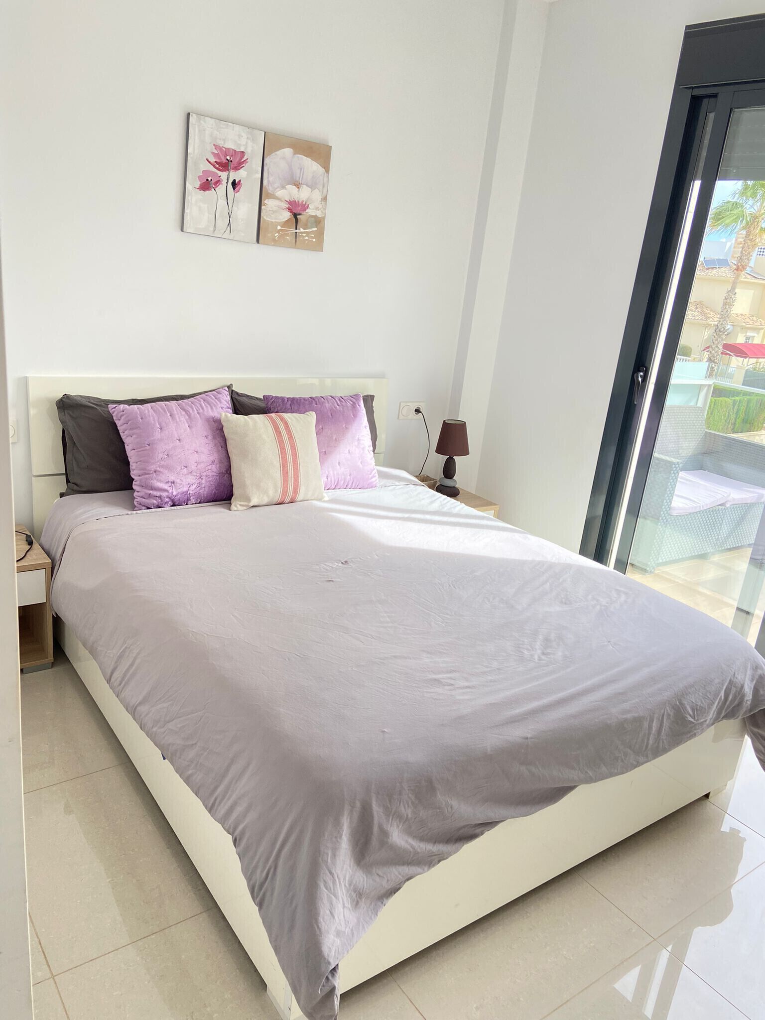 2 slaapkamers, een strijkplank/strijkijzer, gratis wifi, beddengoed