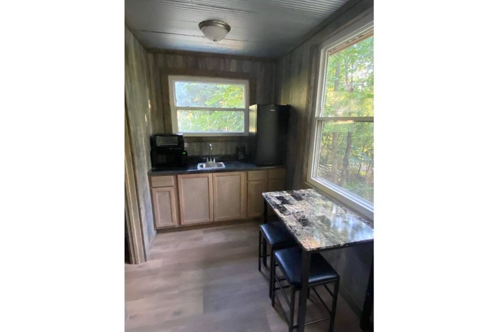 Creekside Tiny Home Getaway