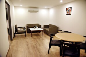 Unclassified image, 3 of 50, button - Ginger Ahmedabad Rto Circle (Ahmedabad)