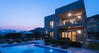 Amazing home in Kastel Kambelovac