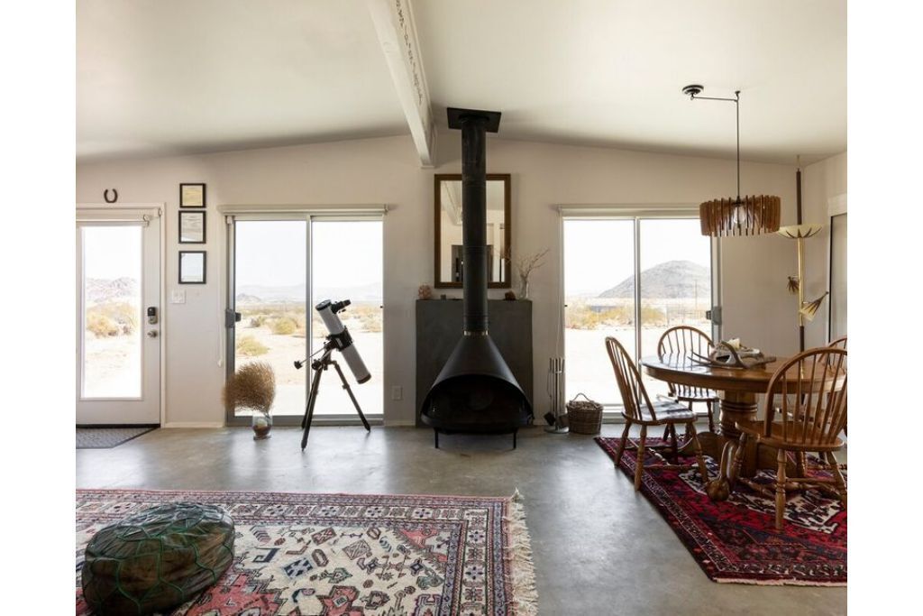 HIGH DESERT VISTAS 1960 HOMESTEAD CABIN ON 5 ACRES