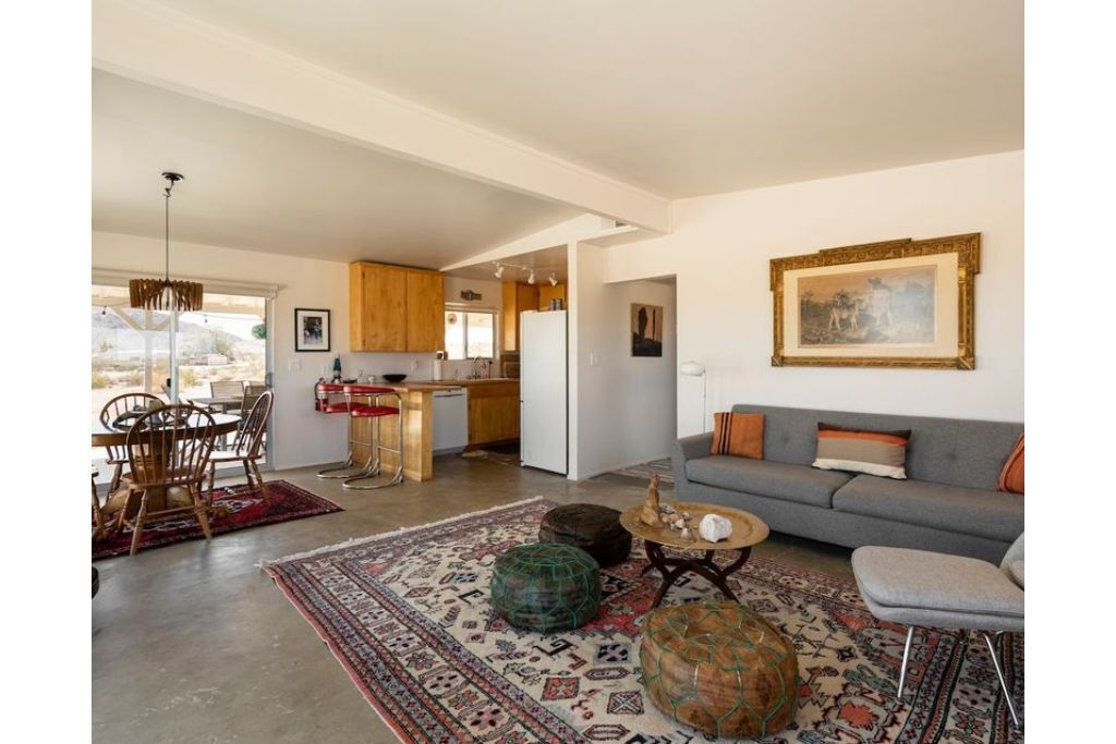 HIGH DESERT VISTAS 1960 HOMESTEAD CABIN ON 5 ACRES